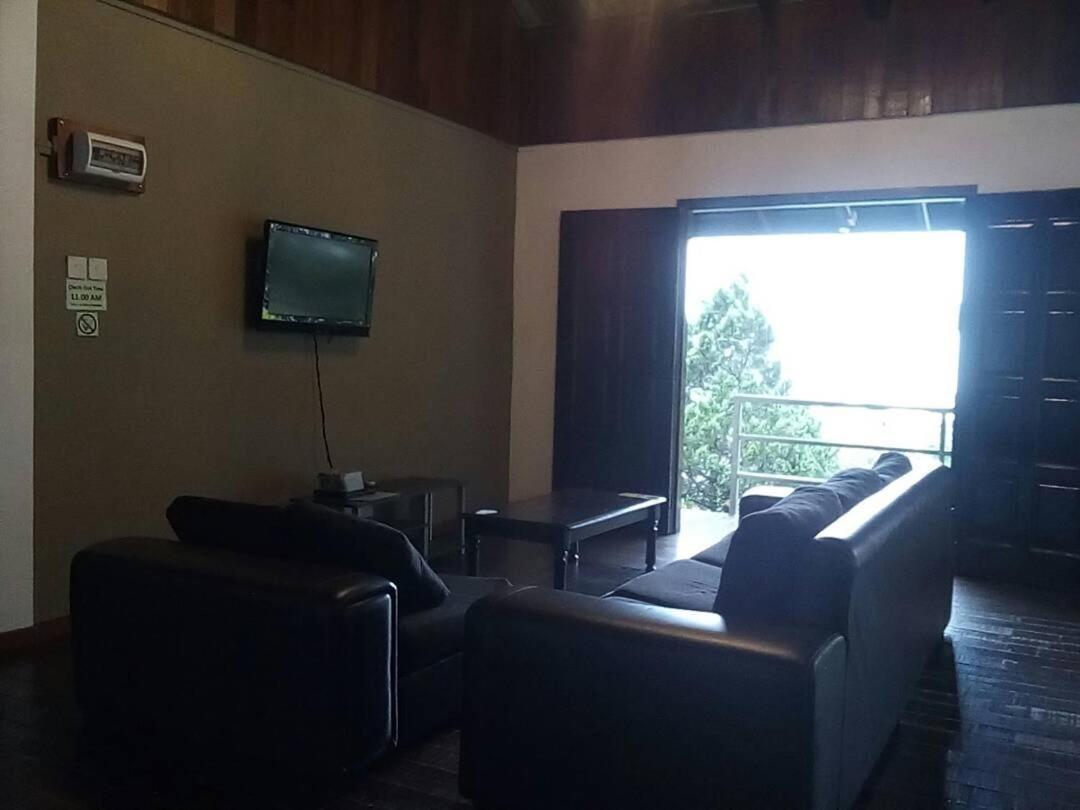 J Residence Kundasang Room photo