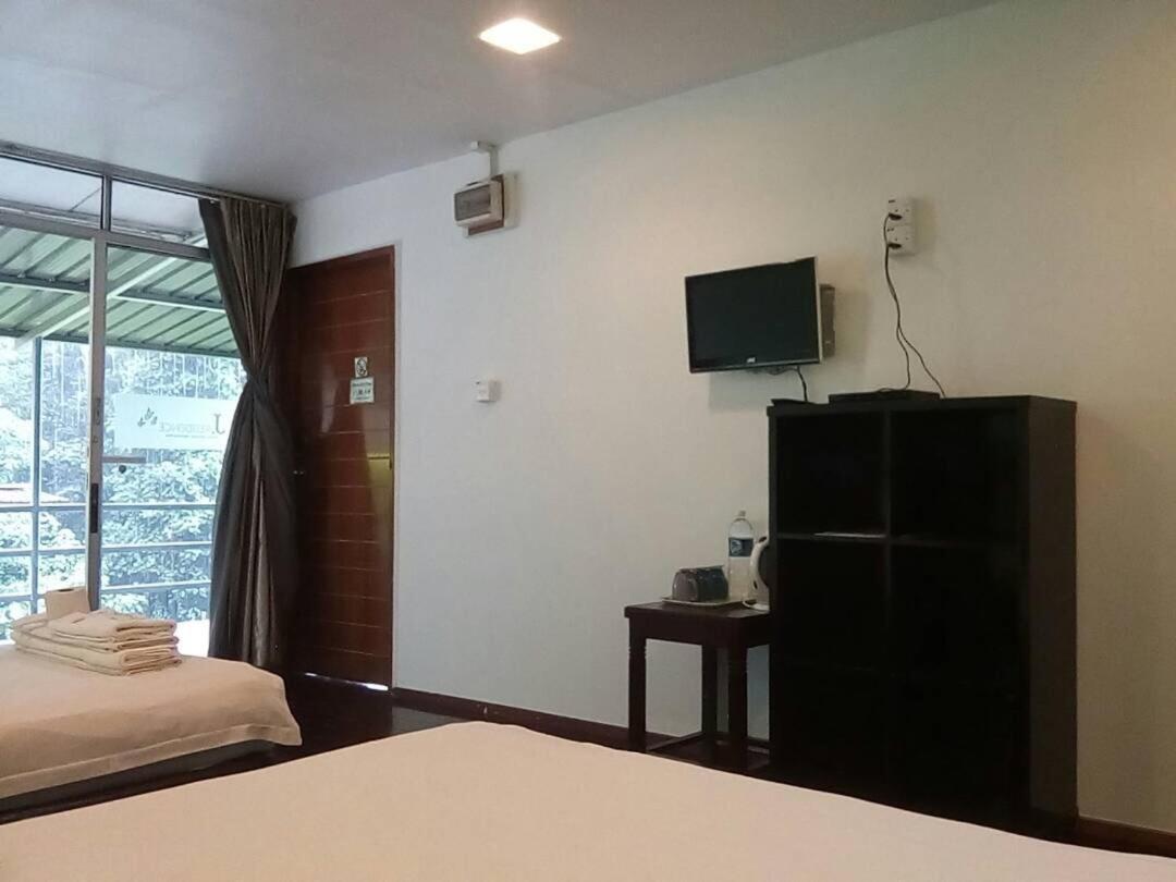 J Residence Kundasang Room photo