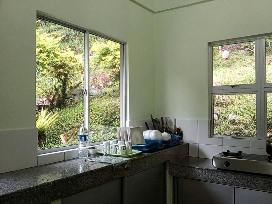 J Residence Kundasang Room photo