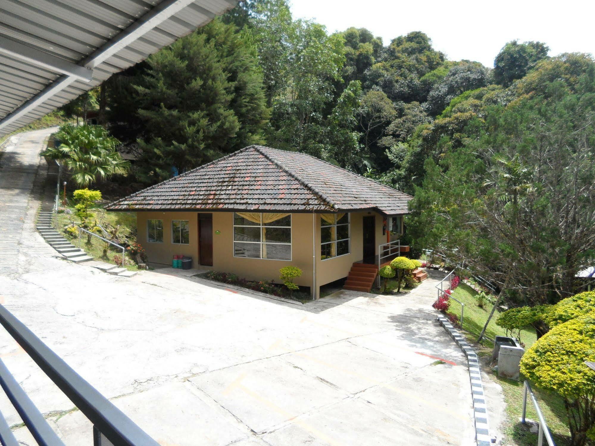 J Residence Kundasang Exterior photo